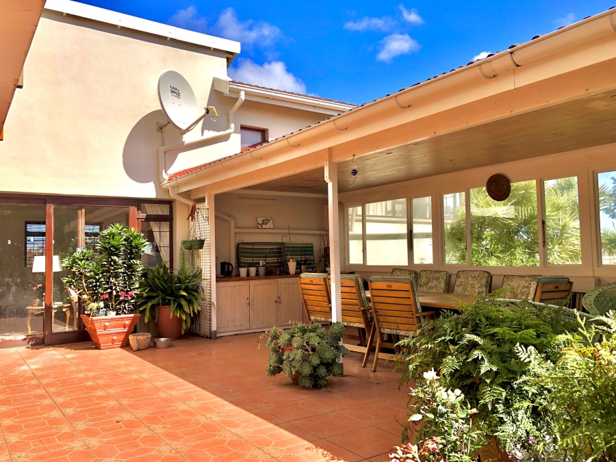 5 Bedroom Property for Sale in Kenton On Sea Eastern Cape